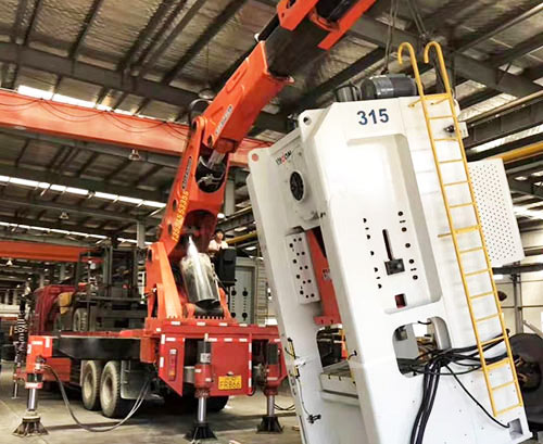 琼山附近随车吊出租，轻松解决运输难题