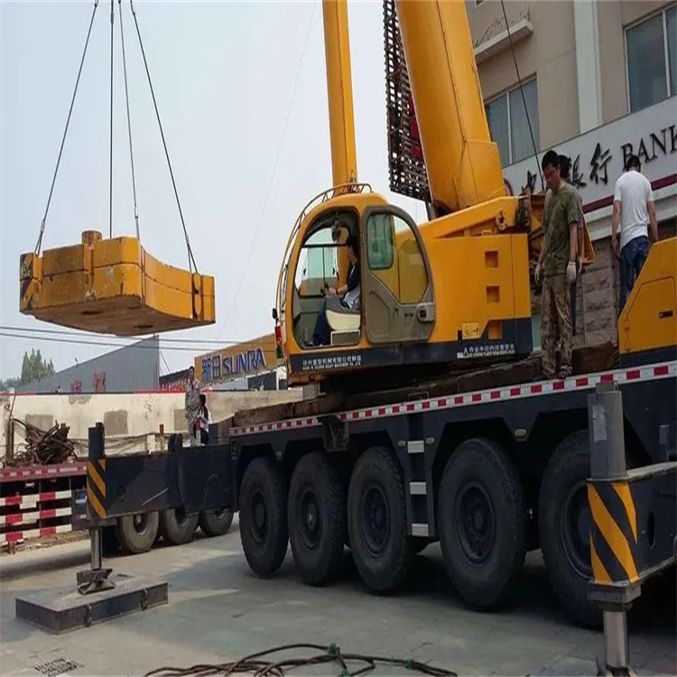 琼山当地吊车出租|机器吊装|75吨|工厂搬迁服务